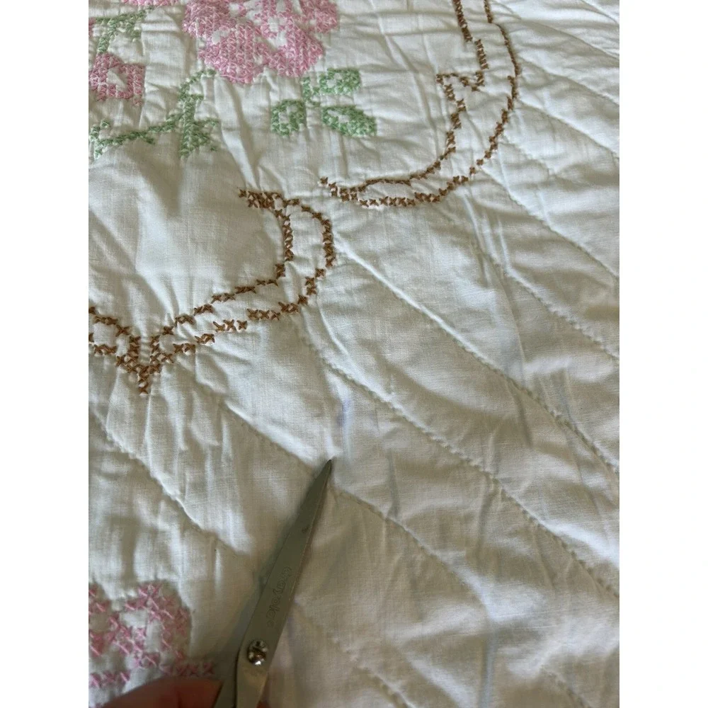 Vintage Quilt Cross Stitch Queen Double Floral Blanket Pink White 86 x 83 Read